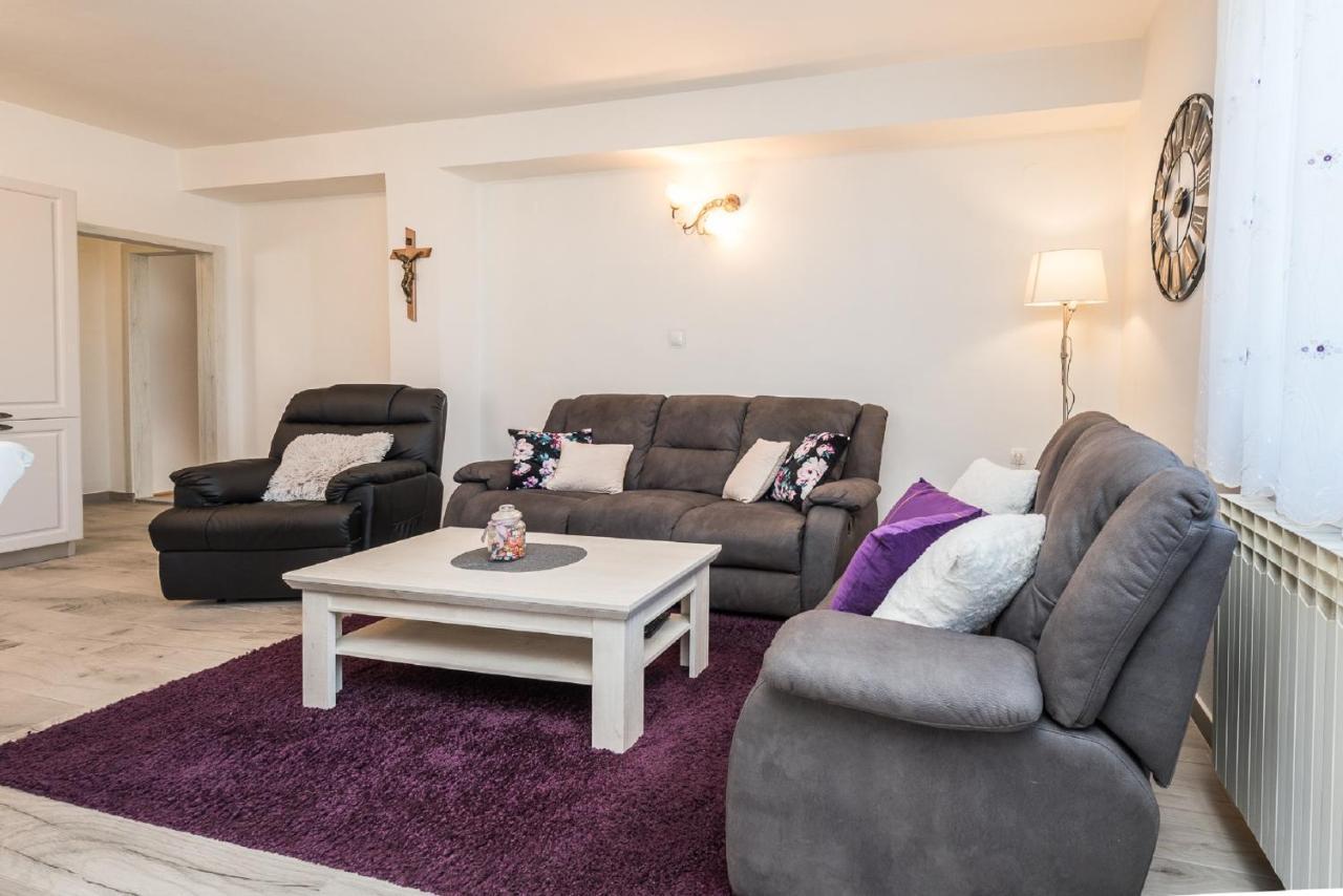 Holiday Home Tower With Private Pool, Sauna And Quads Smilcic Exteriör bild