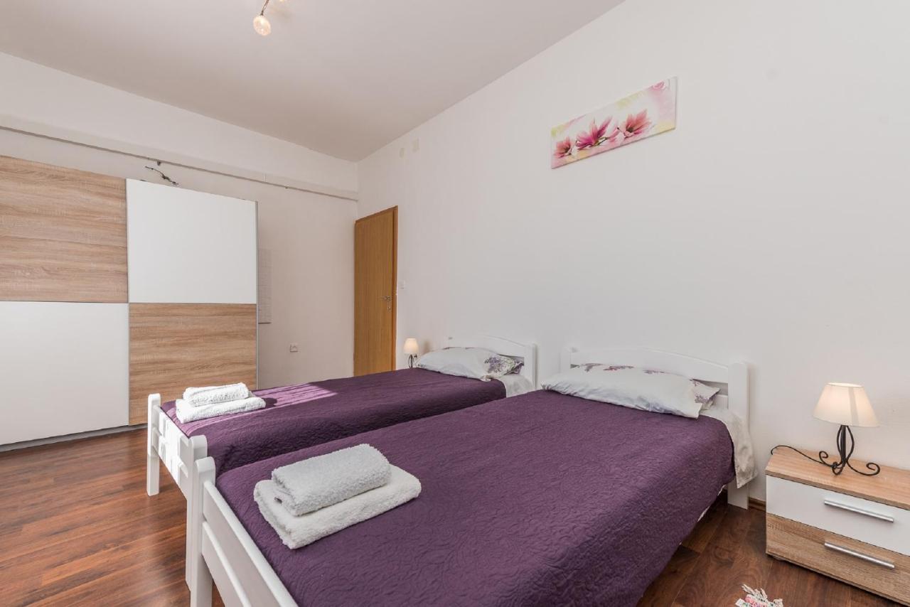 Holiday Home Tower With Private Pool, Sauna And Quads Smilcic Exteriör bild