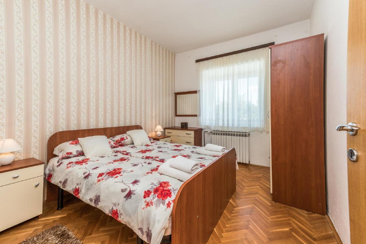 Holiday Home Tower With Private Pool, Sauna And Quads Smilcic Exteriör bild