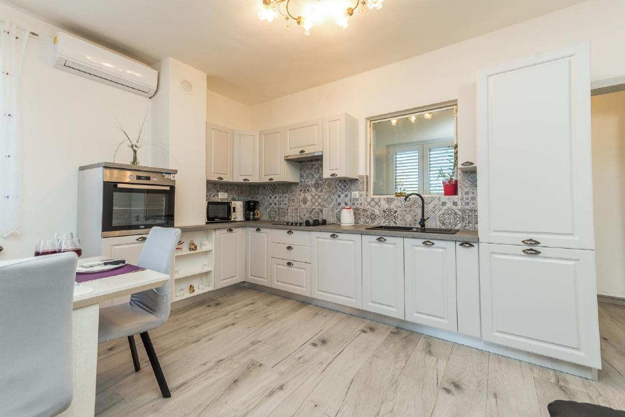 Holiday Home Tower With Private Pool, Sauna And Quads Smilcic Exteriör bild